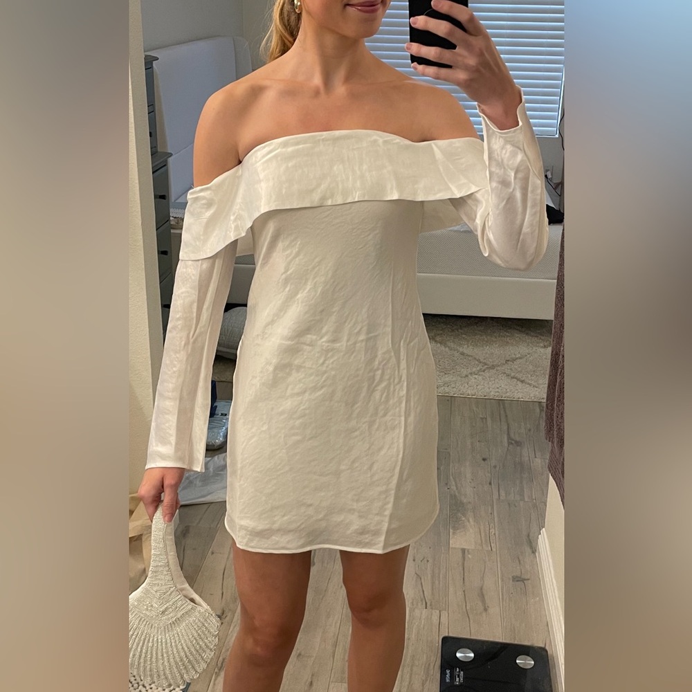 Abercrombie Off-The-Shoulder Long-Sleeve Mini Dress- white